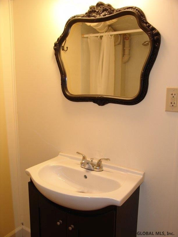 235 Abbottsford Road Schenectady, NY 12304 - Photo 13 of 16 Photo 13