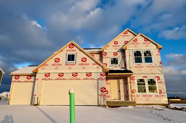 $619,900 | 6211 Comiskey Road, Stevensville, MI 49127