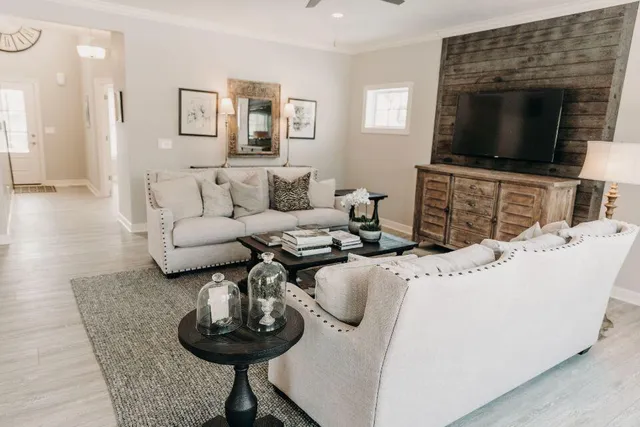 $619,900 | 6211 Comiskey Road, Stevensville, MI 49127