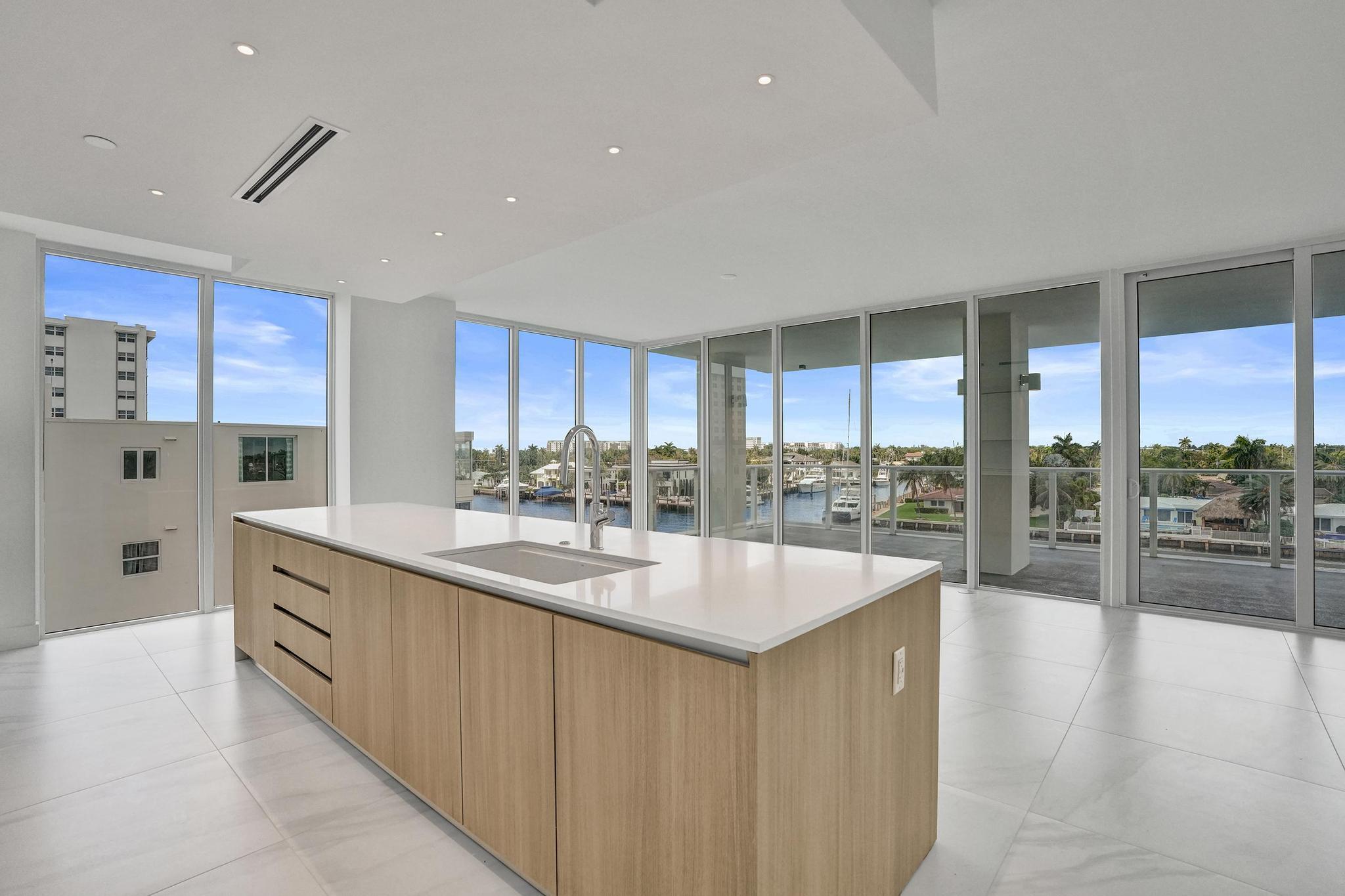 407 North Riverside Drive Pompano Beach, FL 33062 - Photo 9 of 96 DSC07137