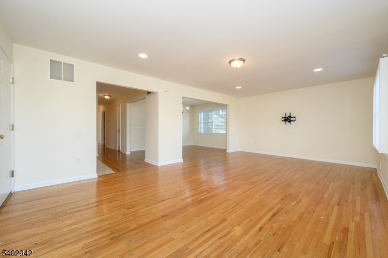 601 St Marks Street Linden, NJ 07036 - Photo 7 of 30