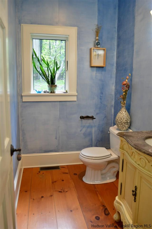 4651 Atwood Road Stone Ridge, NY 12484 - Photo 28 of 31 a bathroom with a toilet and a tub