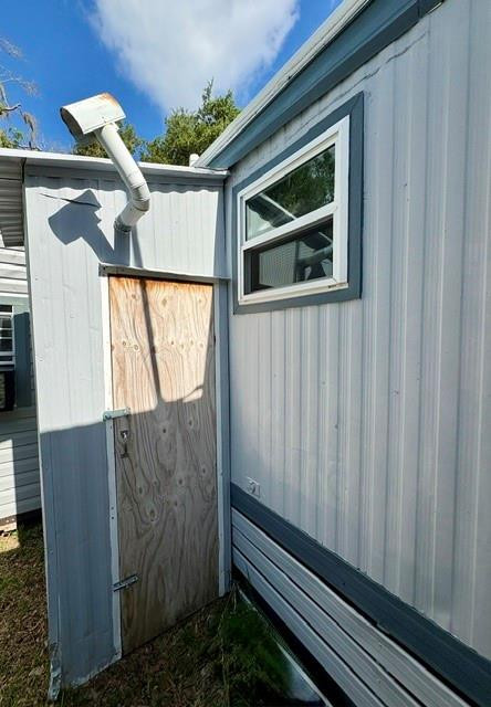 533 Old Colony Road Leesburg, FL 34748 - Photo 68 of 69 Enclosed water heater