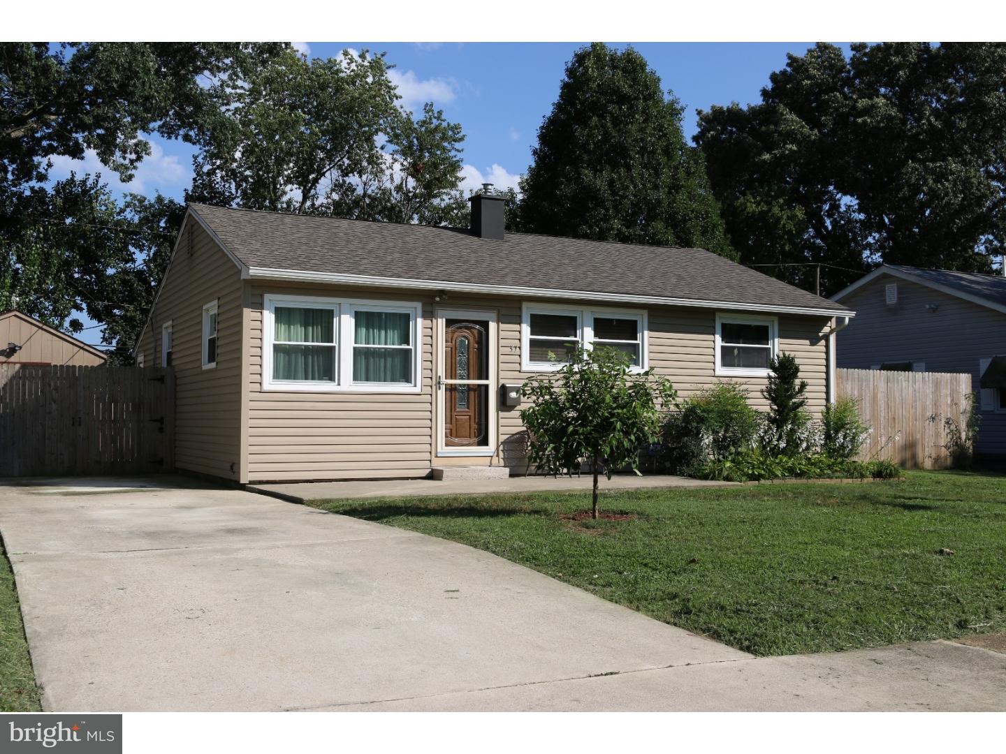 37 Roxeter Road New Castle, DE 19720 - Photo 1 of 17 Gallery Image 1