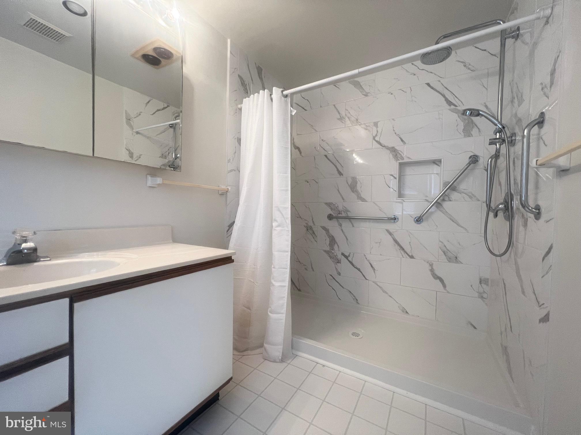 2807 Delaplane Grade Road Delaplane, VA 20144 - Photo 5 of 10 bathroom