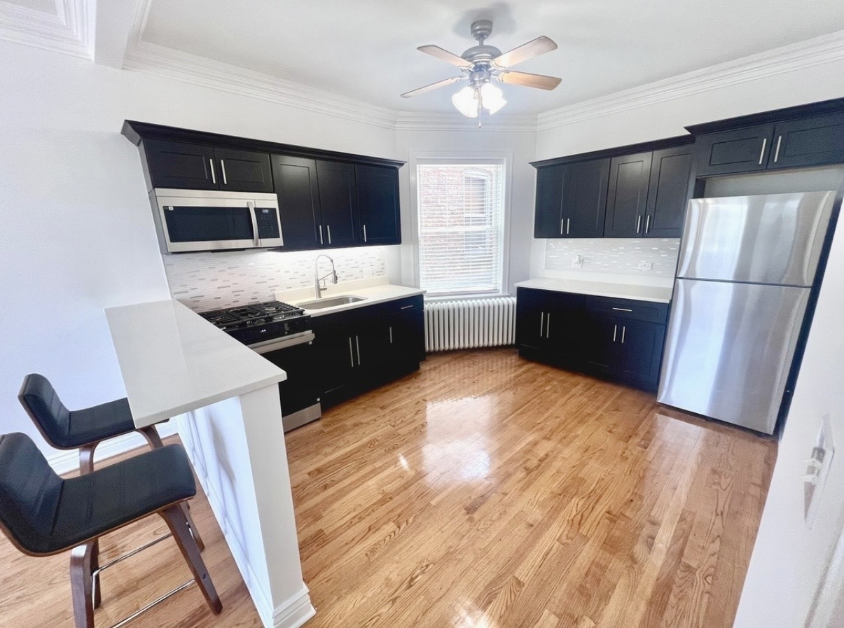 6619 Cermak Road, Unit 2F Berwyn, IL 60402 - Photo 2 of 16 Gallery Image 2