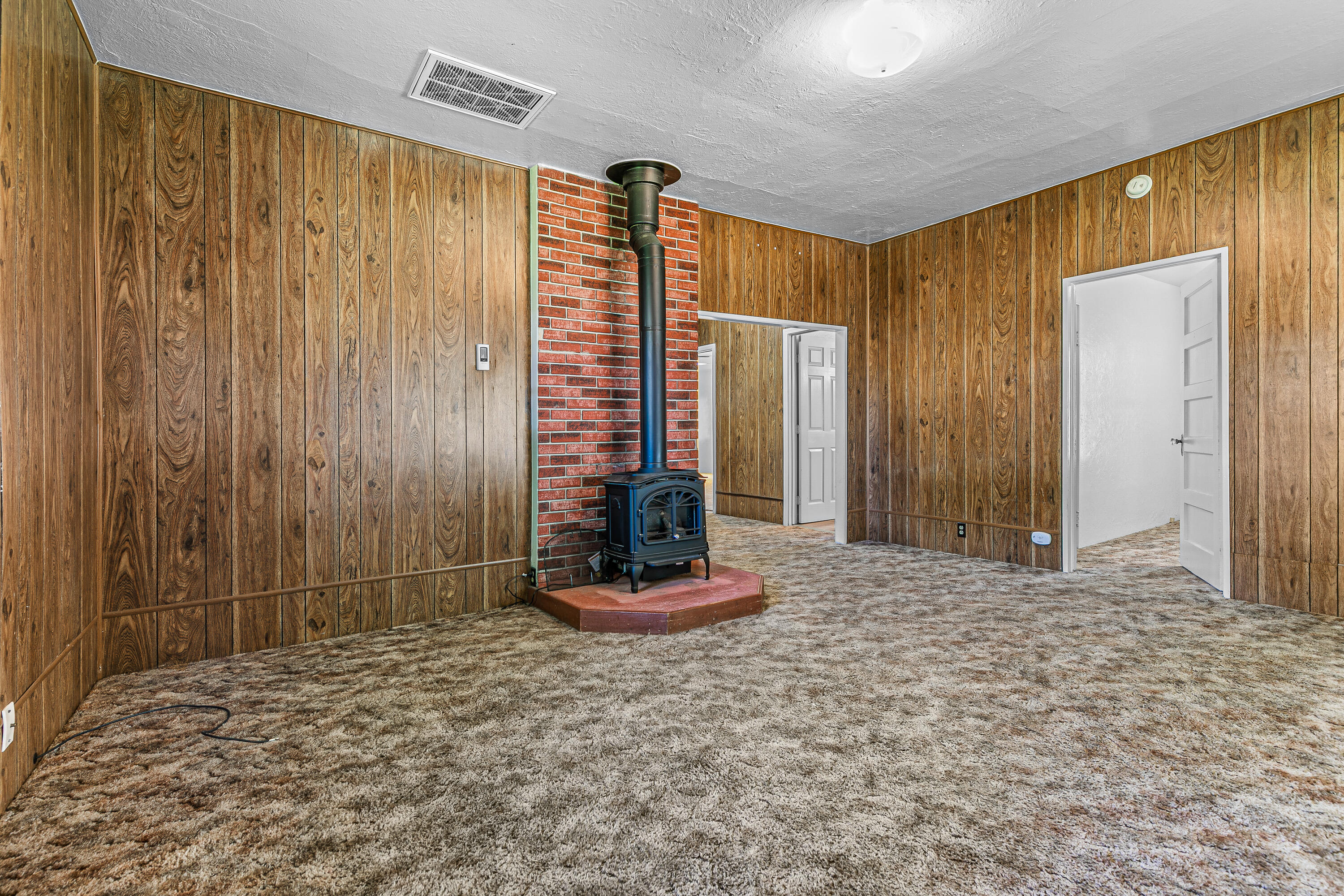 144 Reese Creek Road Eagle Point, OR 97524 - Photo 4 of 39 9R9A3330