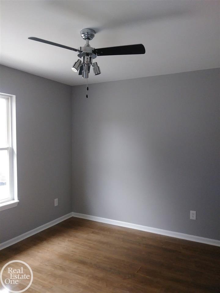 2932 Michigan Road Port Huron, MI 48060 - Photo 5 of 34