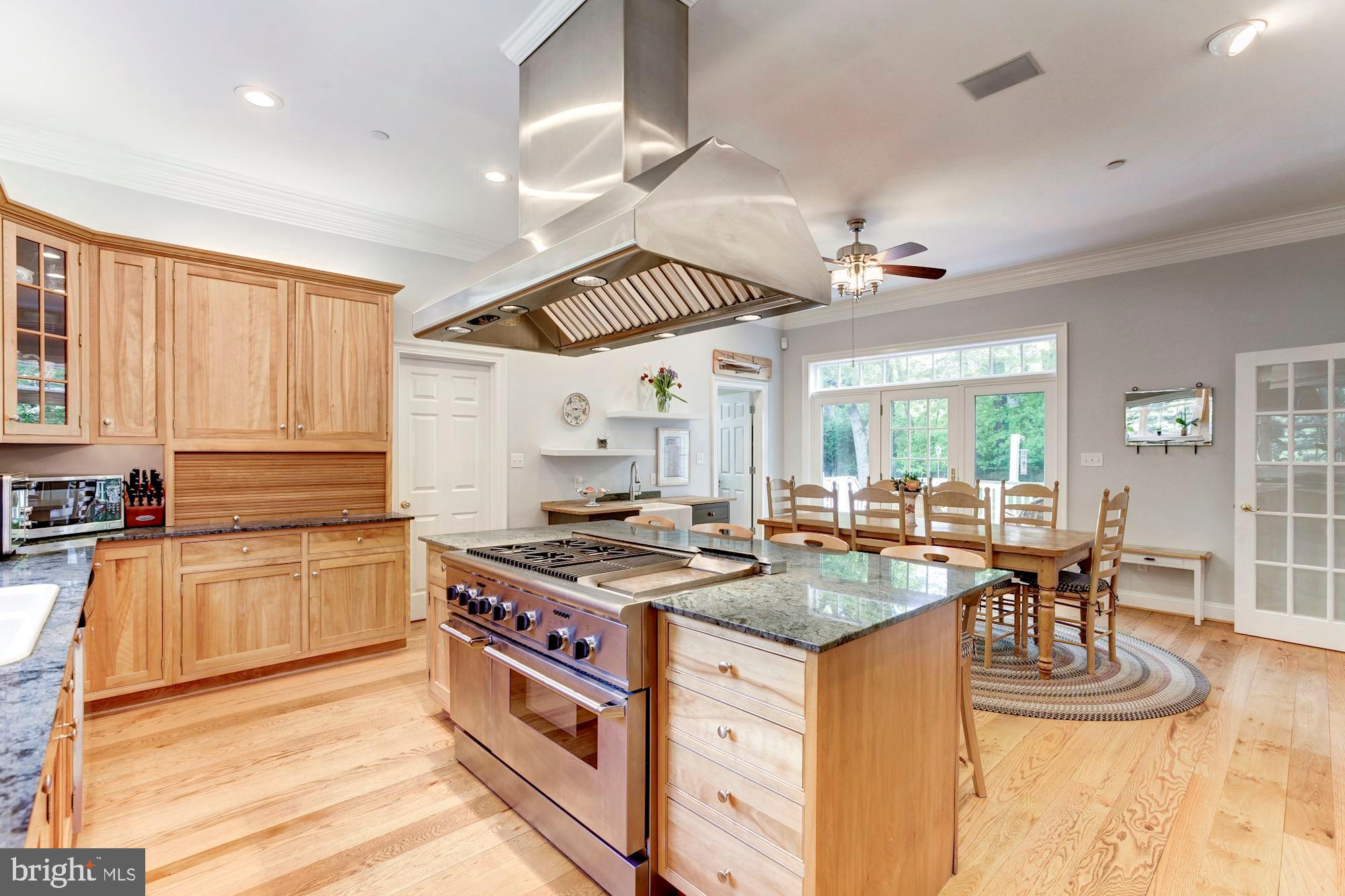 9408 Falls Road Potomac, MD 20854 - Photo 12 of 59