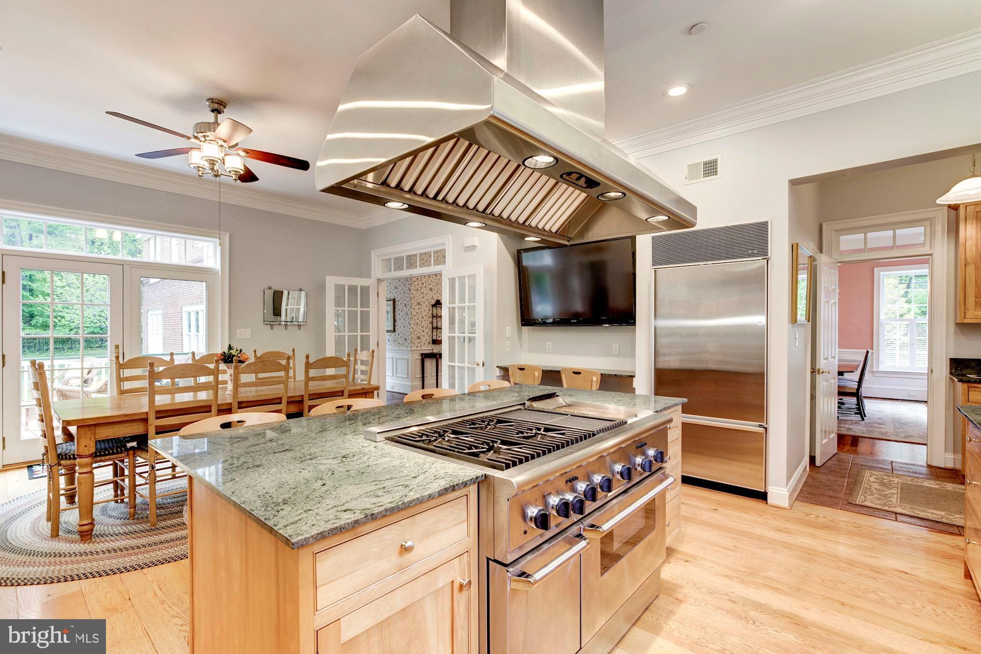 9408 Falls Road Potomac, MD 20854 - Photo 15 of 59