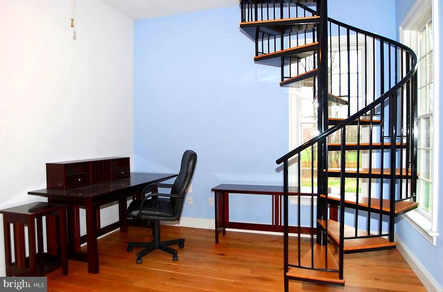 9408 Falls Road Potomac, MD 20854 - Photo 21 of 59