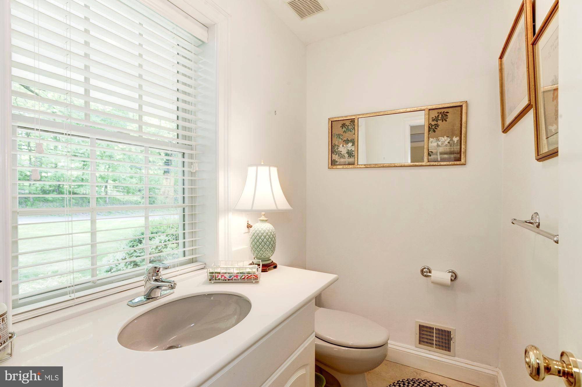 9408 Falls Road Potomac, MD 20854 - Photo 27 of 59