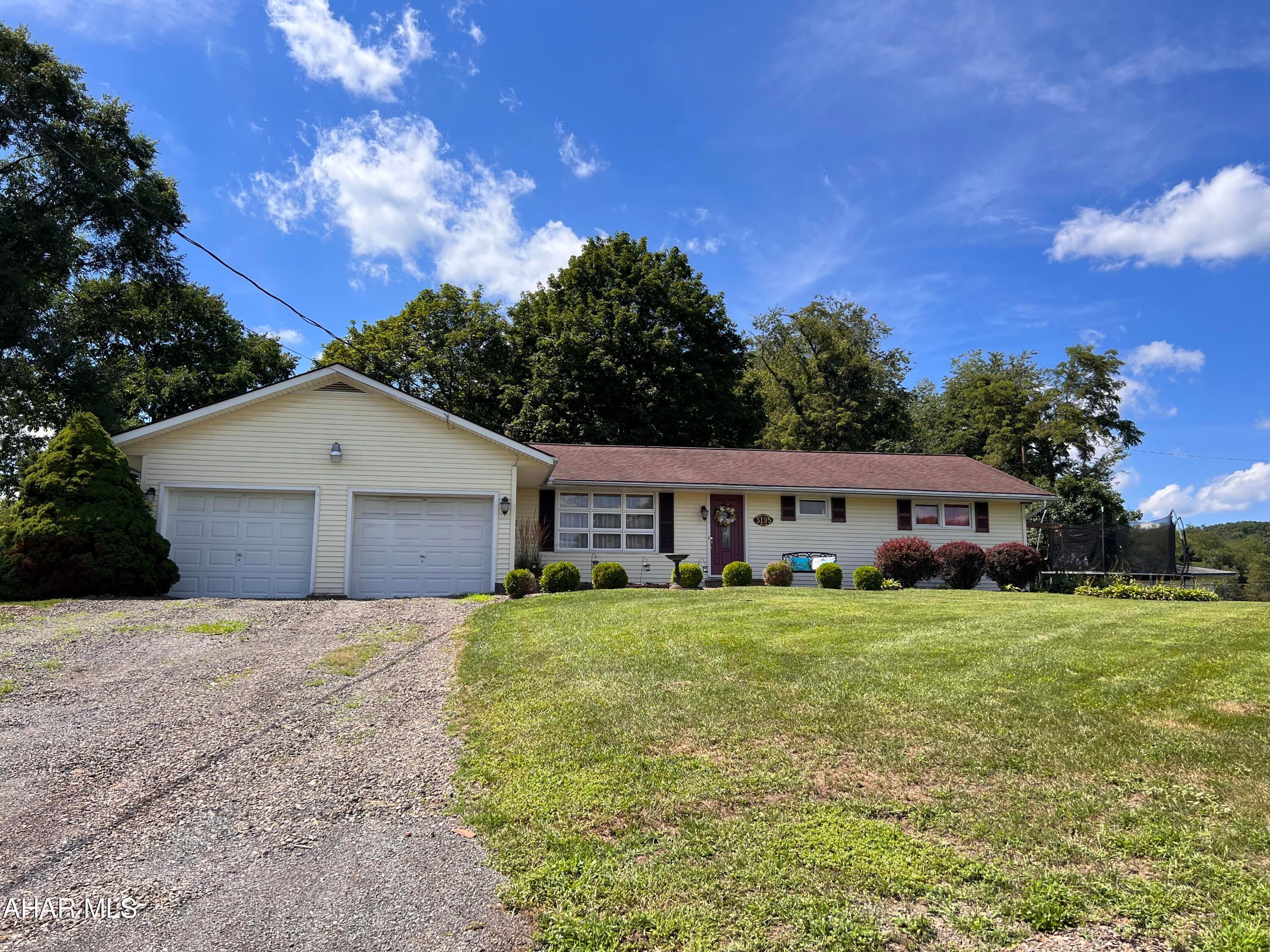 3195 Valley Road New Paris, PA 15554 - Photo 2 of 34 Gallery Image 2