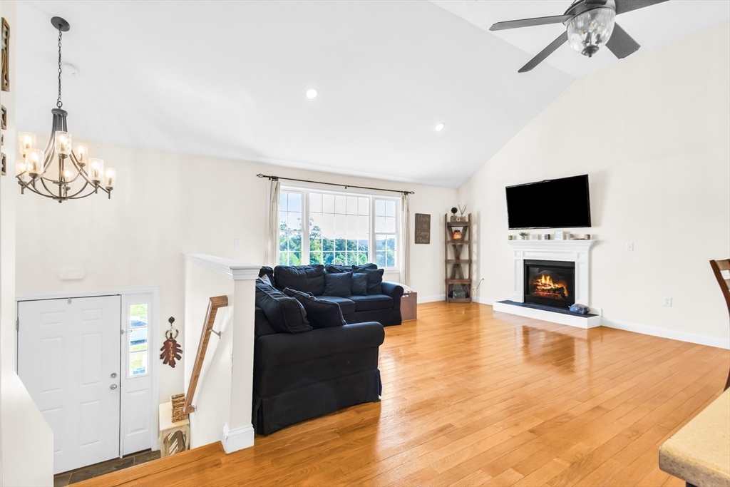 30 Noble Street Dudley, MA 01571 - Photo 5 of 31