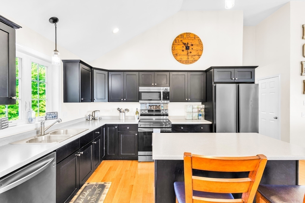 30 Noble Street Dudley, MA 01571 - Photo 7 of 31