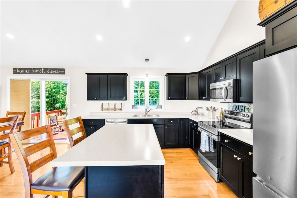 30 Noble Street Dudley, MA 01571 - Photo 8 of 31