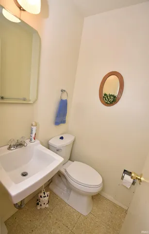 $180,000 | 1117 Whitehall Drive, South Bend, IN 46615