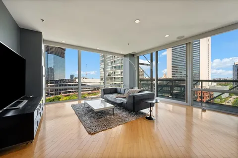 $699,000 | 653 North Kingsbury Street, Unit 1103, Chicago, IL 60654