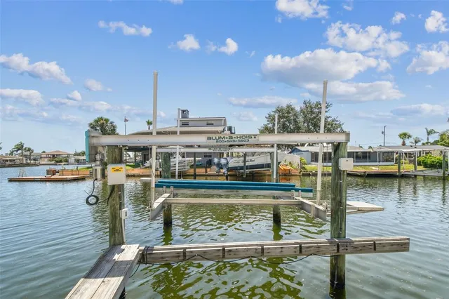 $2,295 | 13909 Berkowitz Avenue, Hudson, FL 34667