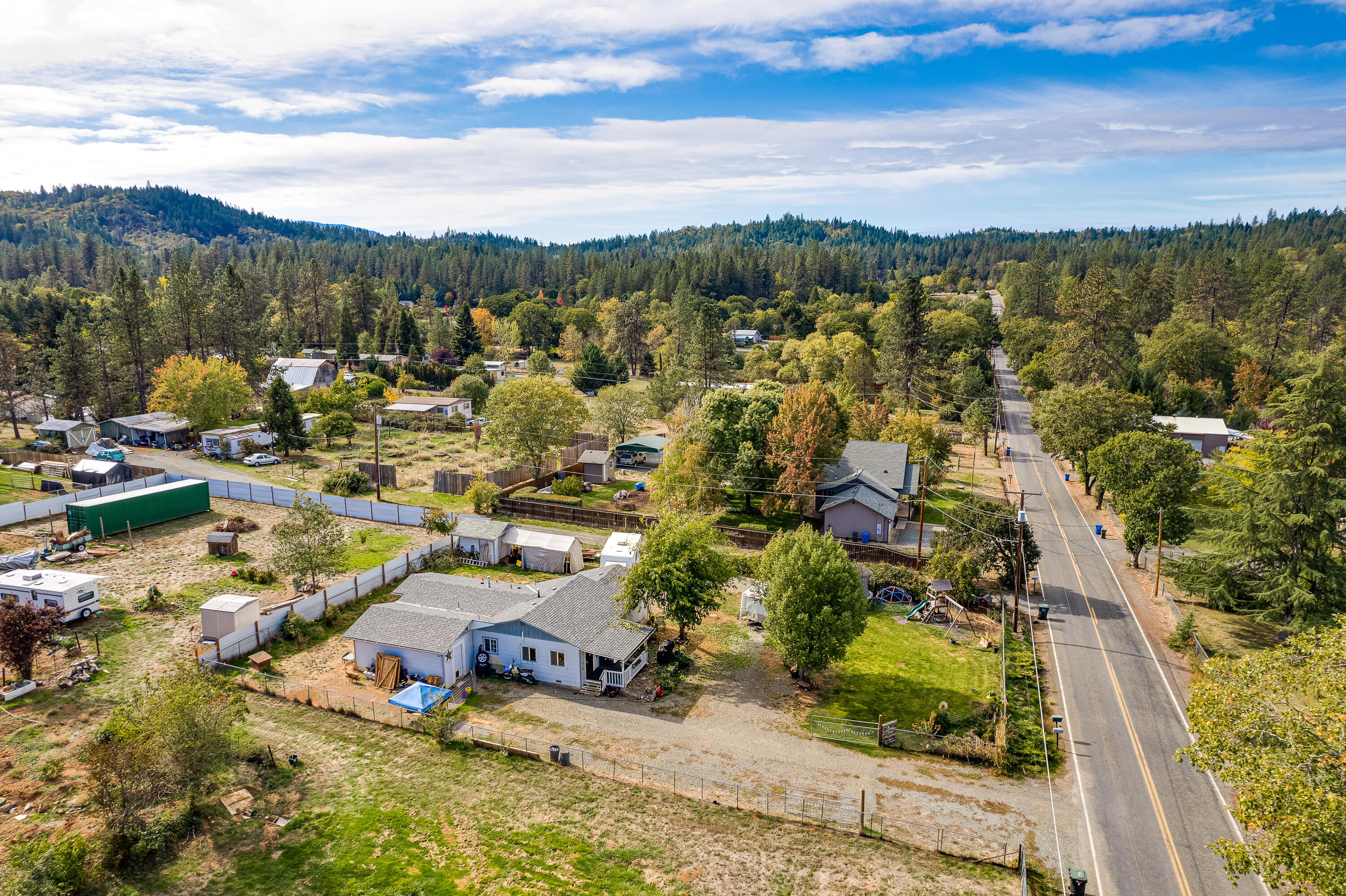 145 Walker Road Grants Pass, OR 97527 - Photo 29 of 35 1