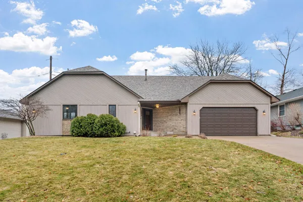 $589,900 | 1688 Chatham Avenue, Arden Hills, MN 55112
