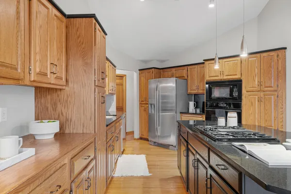 $589,900 | 1688 Chatham Avenue, Arden Hills, MN 55112