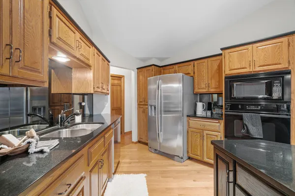 $589,900 | 1688 Chatham Avenue, Arden Hills, MN 55112