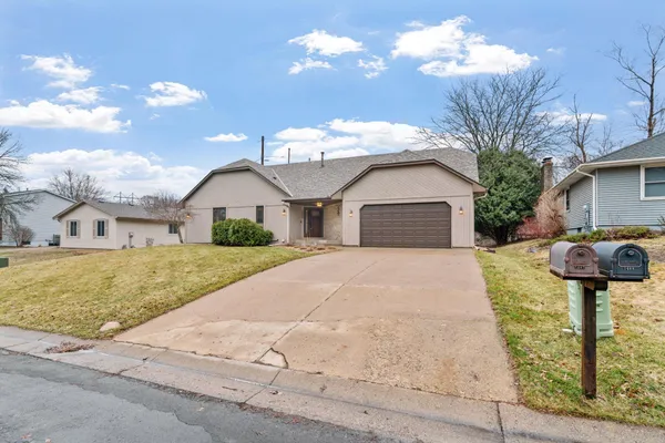 $589,900 | 1688 Chatham Avenue, Arden Hills, MN 55112