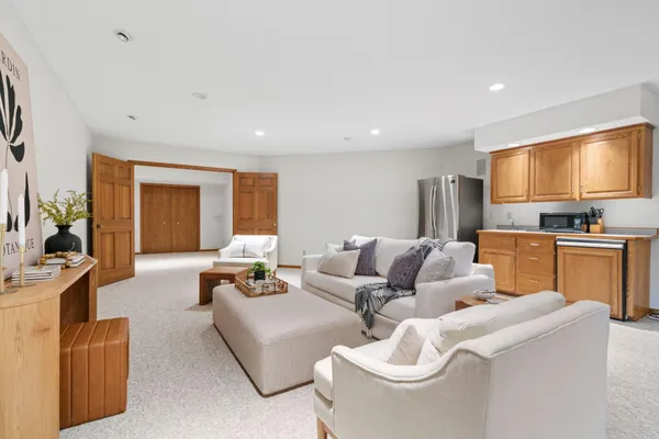 $589,900 | 1688 Chatham Avenue, Arden Hills, MN 55112