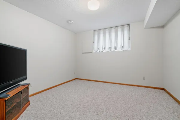 $589,900 | 1688 Chatham Avenue, Arden Hills, MN 55112