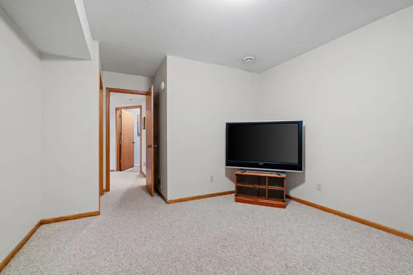 $589,900 | 1688 Chatham Avenue, Arden Hills, MN 55112