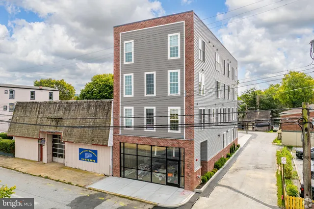 $1,800 | 112 Washington Avenue, Unit 2, Downingtown, PA 19335