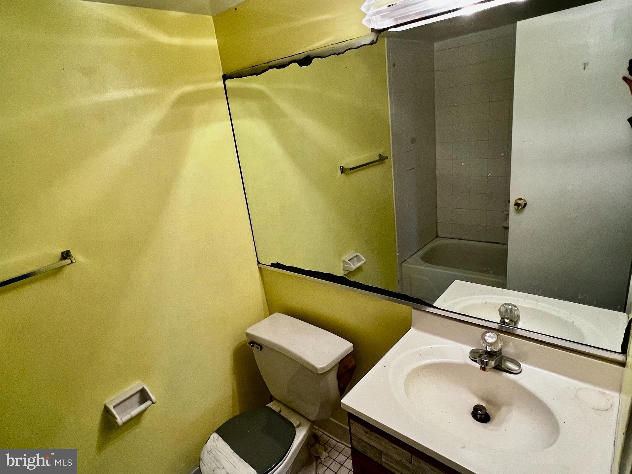 441 Tomlinson Road, Unit B12 Philadelphia, PA 19116 - Photo 9 of 19 Gallery Image 9