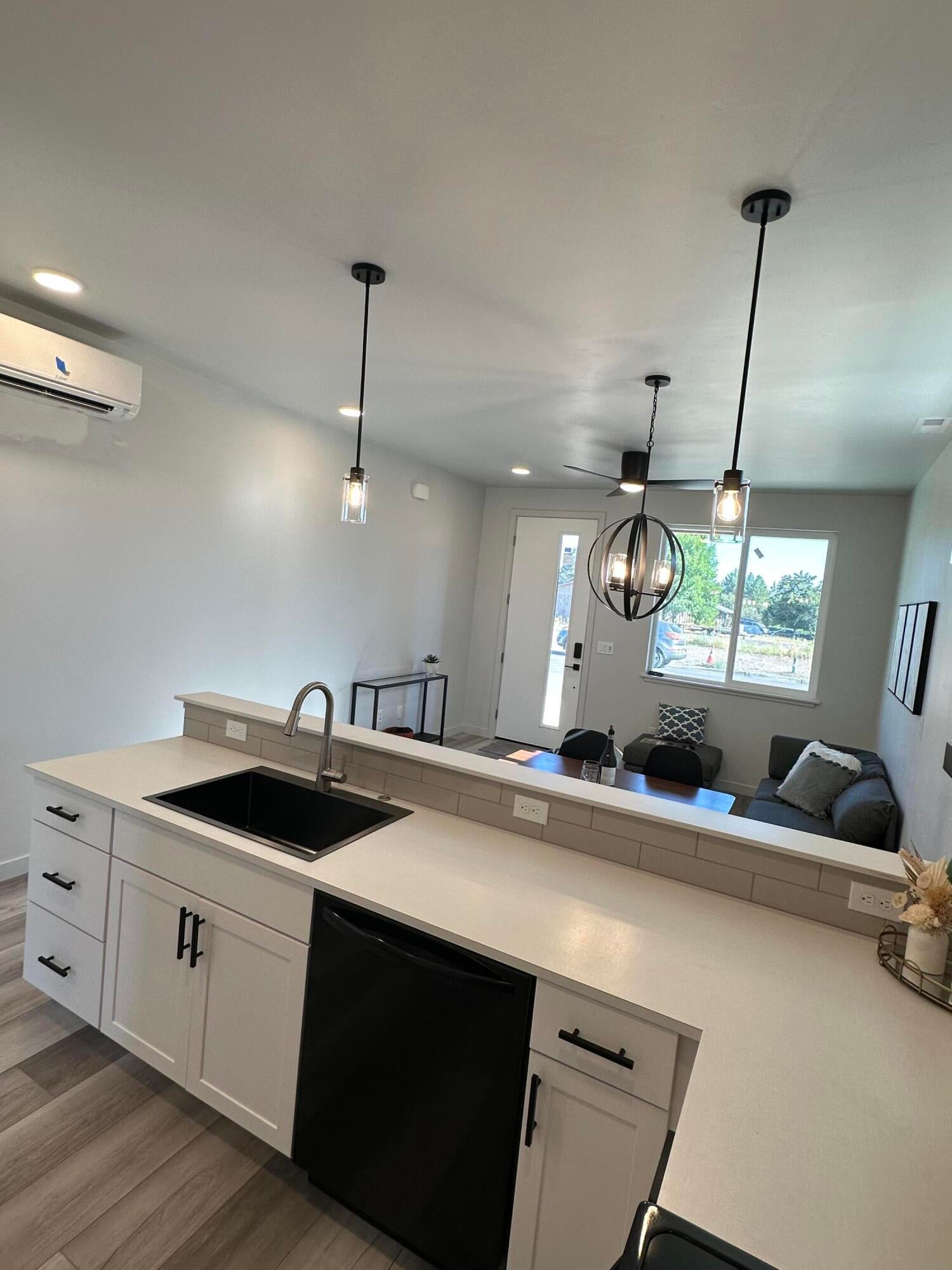 61646 Pettigrew Road, Unit 2 Bend, OR 97702 - Photo 5 of 15 IMG_6672