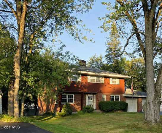 $350,000 | 5 Salisbury Road, Bethlehem, NY 12054