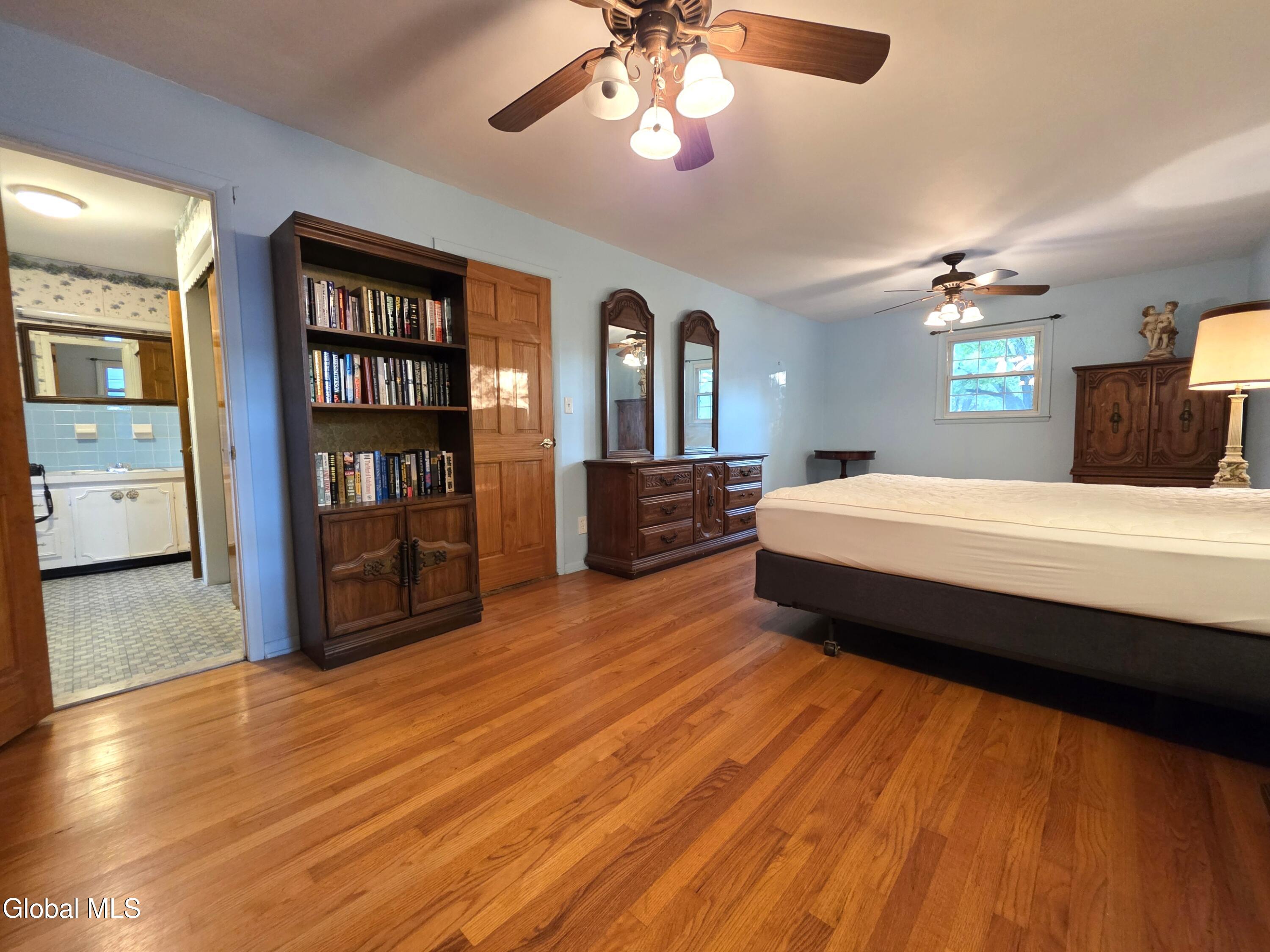 5 Salisbury Road Bethlehem, NY 12054 - Photo 23 of 40 20250723_194115