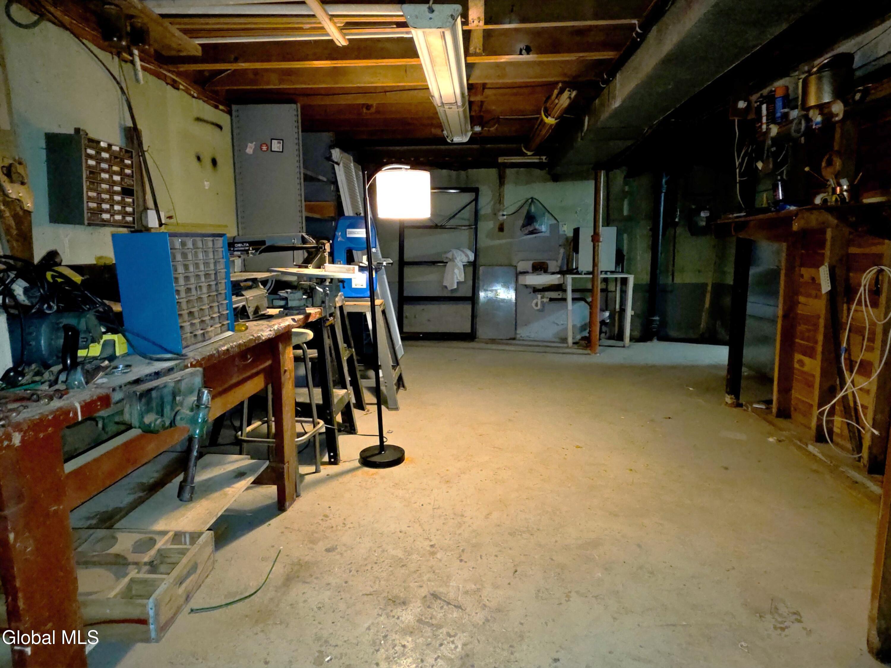 5 Salisbury Road Bethlehem, NY 12054 - Photo 36 of 40 20250723_194641