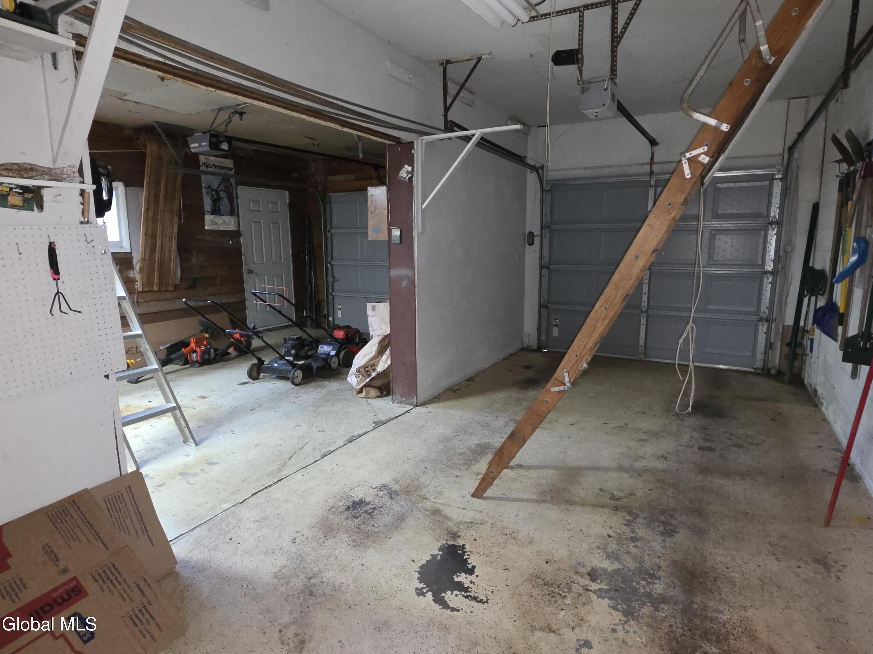 5 Salisbury Road Bethlehem, NY 12054 - Photo 37 of 40 20250723_194841