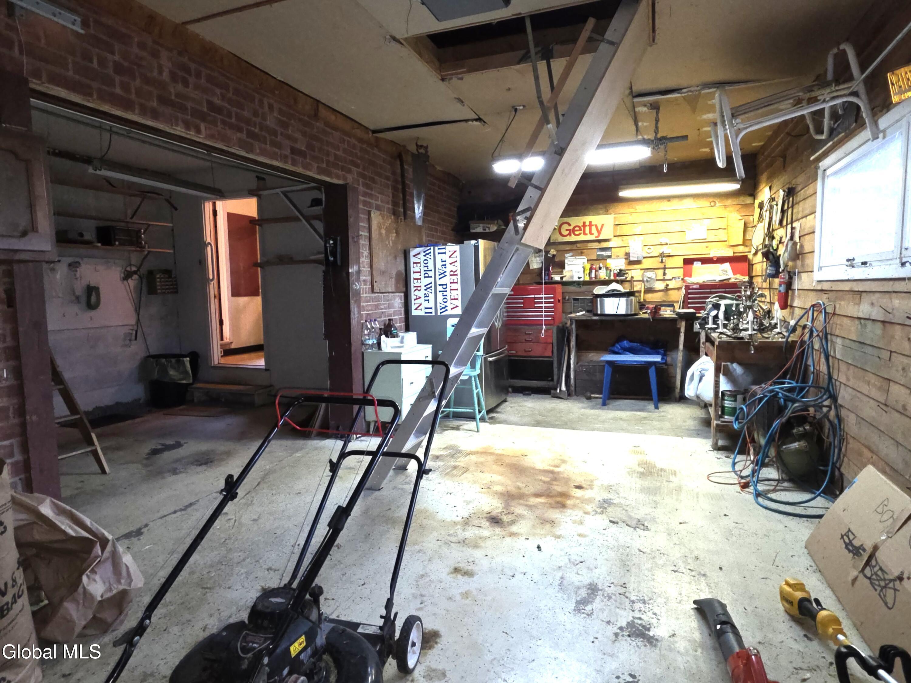 5 Salisbury Road Bethlehem, NY 12054 - Photo 38 of 40 20250723_194915