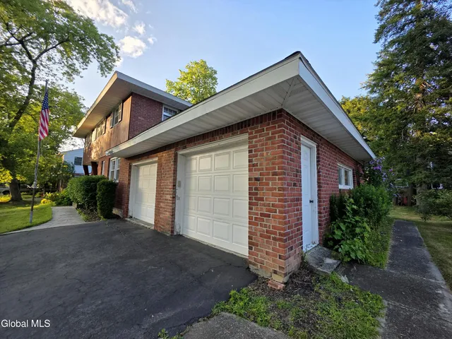 $424,900 | 5 Salisbury Road, Bethlehem, NY 12054