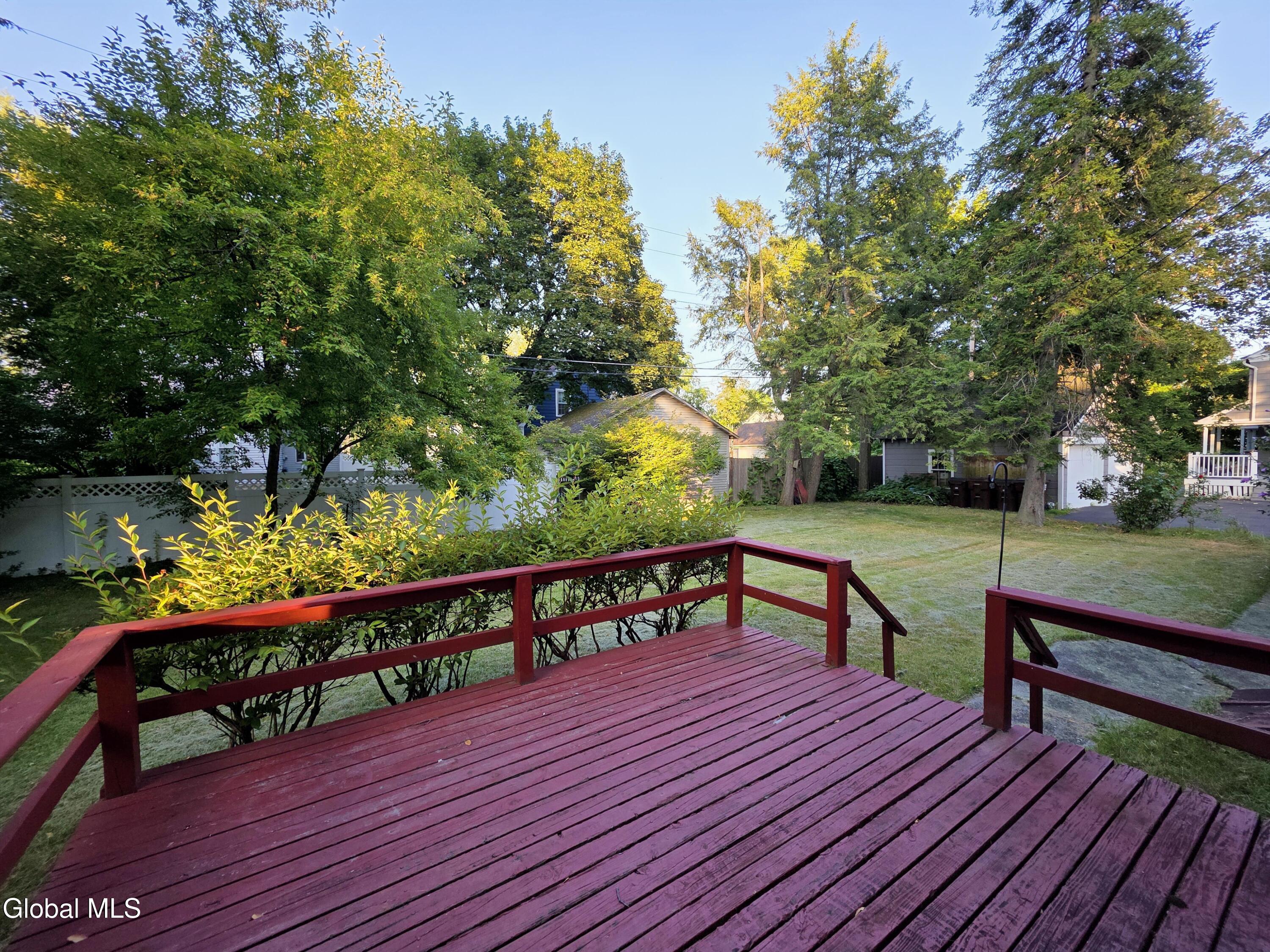 5 Salisbury Road Bethlehem, NY 12054 - Photo 7 of 40 20250723_192152