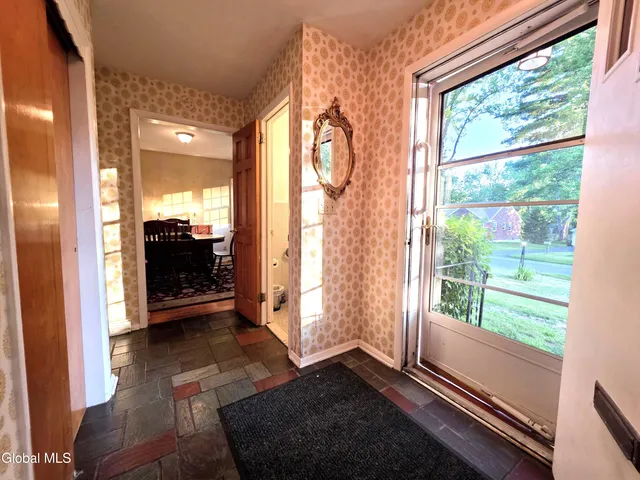 $424,900 | 5 Salisbury Road, Bethlehem, NY 12054