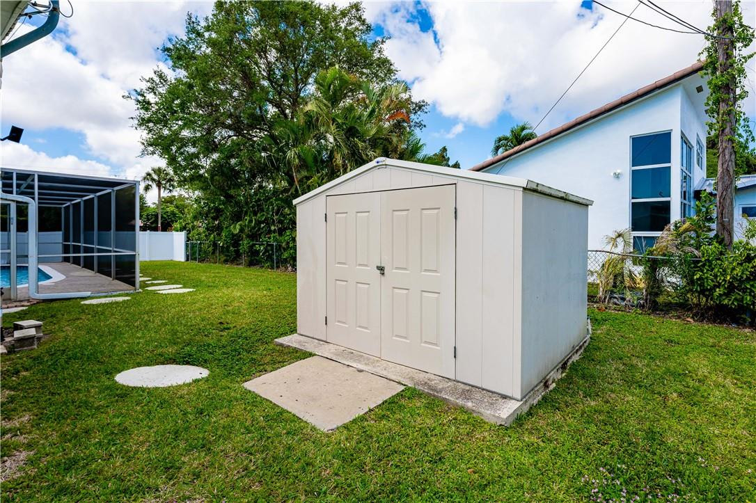 601 Northwest 12th Avenue Boca Raton, FL 33486 - Photo 27 of 27 a view of a backyard with a garden