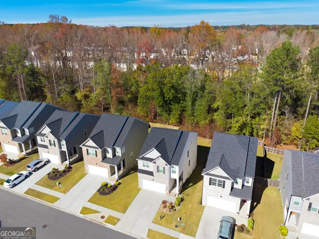 a view of yard from balcony