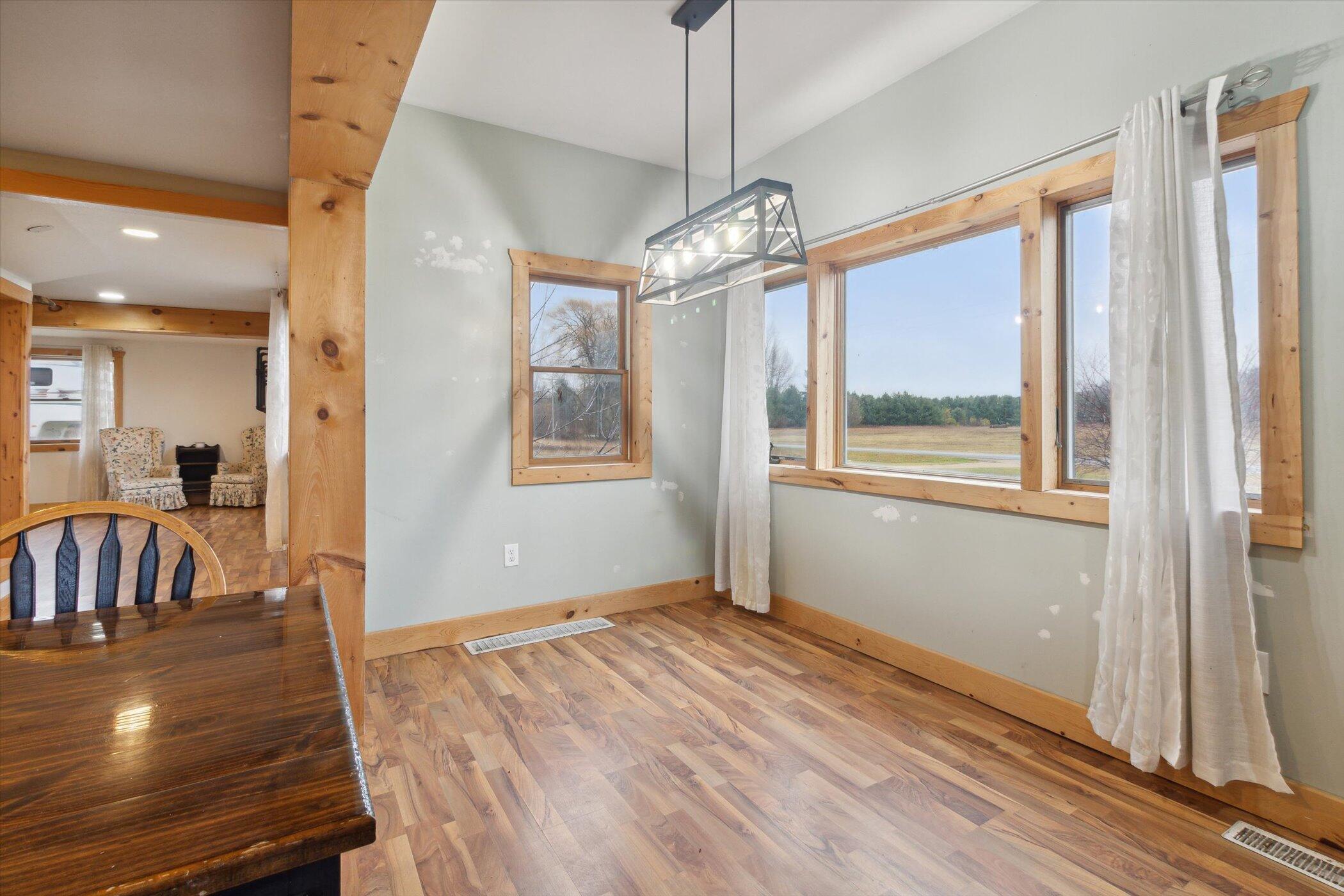1391 Edgar Road Edmore, MI 48829 - Photo 17 of 55 17-1391-Edgar-Rd-Edmore-MI-48829-WindowS