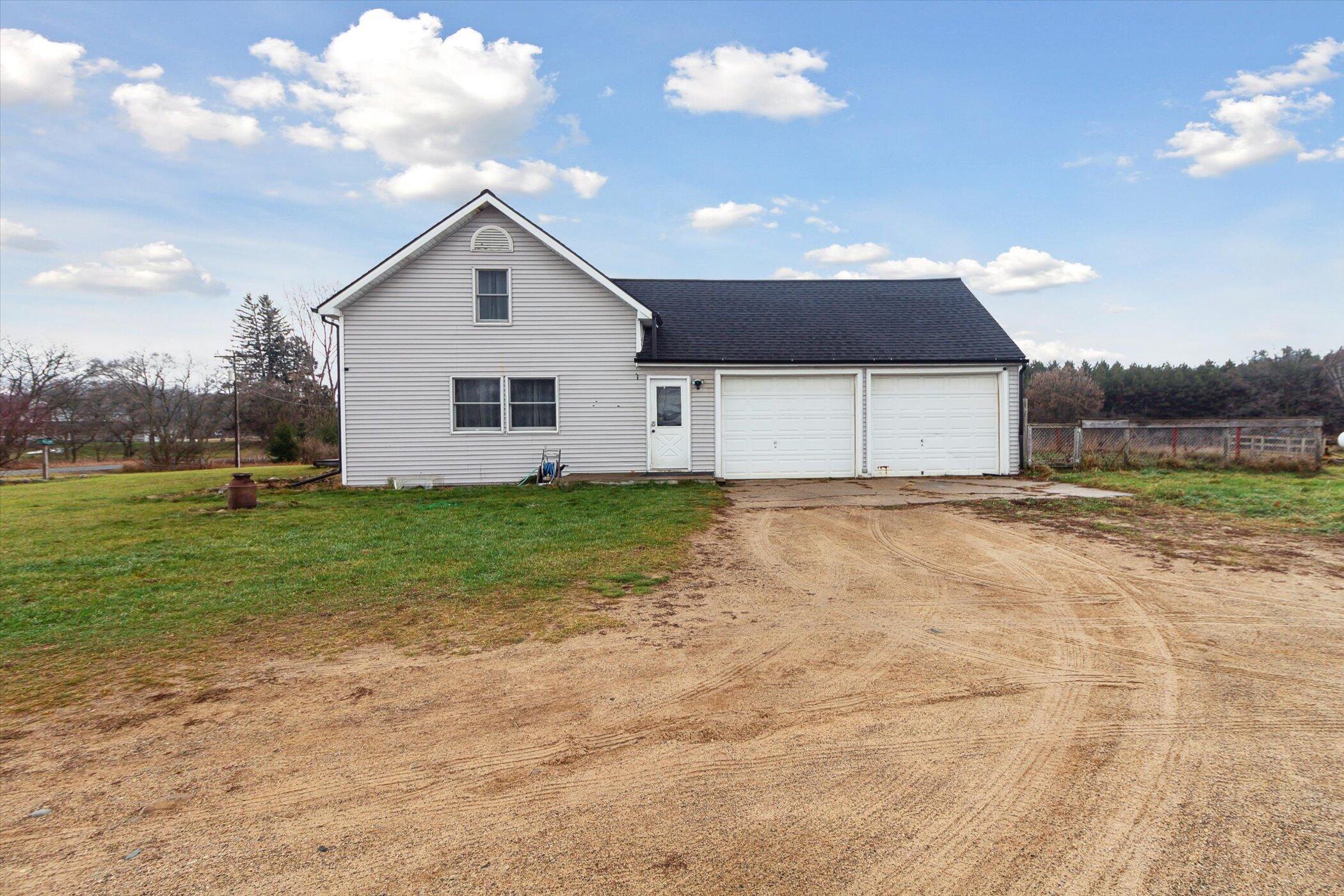 1391 Edgar Road Edmore, MI 48829 - Photo 4 of 55 04-1391-Edgar-Rd-Edmore-MI-48829-WindowS