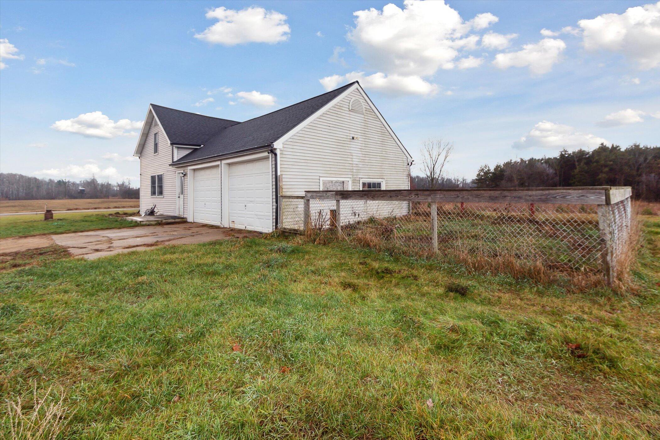 1391 Edgar Road Edmore, MI 48829 - Photo 5 of 55 05-1391-Edgar-Rd-Edmore-MI-48829-WindowS