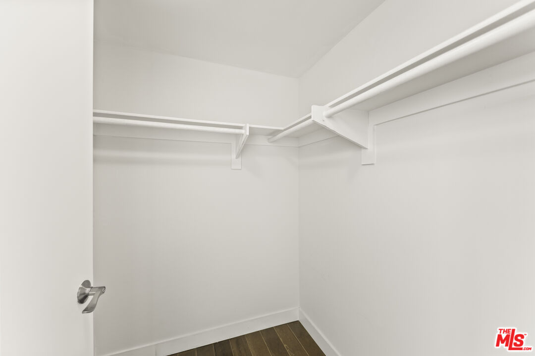 901 Flower Street, Unit 700 Los Angeles, CA 90015 - Photo 18 of 55 a view of an empty walk in closet