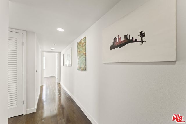 $1,095,000 | 901 Flower Street, Unit 700, Los Angeles, CA 90015