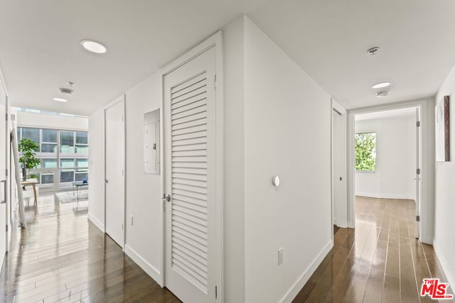 $1,095,000 | 901 Flower Street, Unit 700, Los Angeles, CA 90015